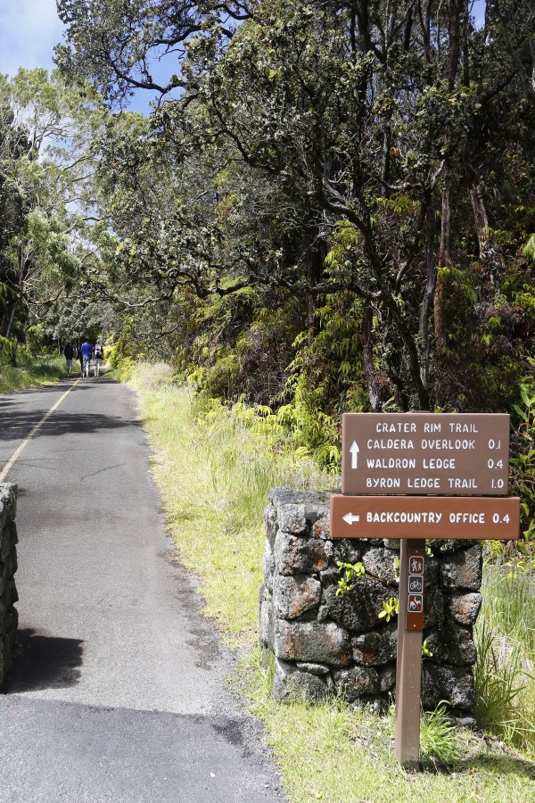 hawaii volcanoes hiking trails
