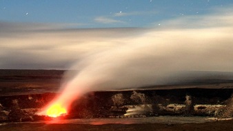 hawaii volcanoes lava